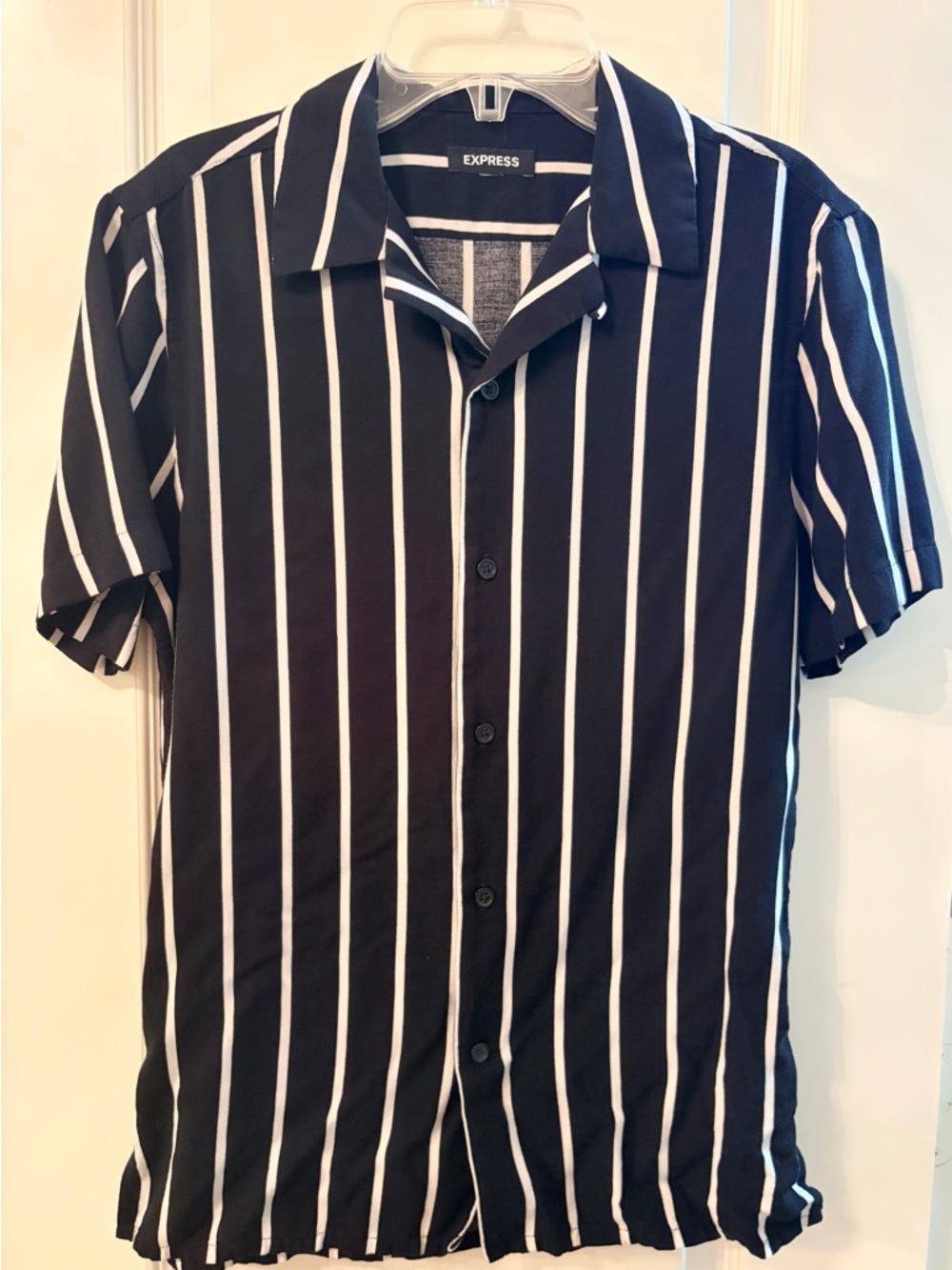 Express Men’s Black & White Vertical Stripe Short-Sleeve Button-Down Shirt
